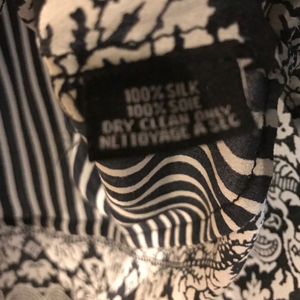 Tolani Black and White Printed Tank Top - Picture 4 of 6